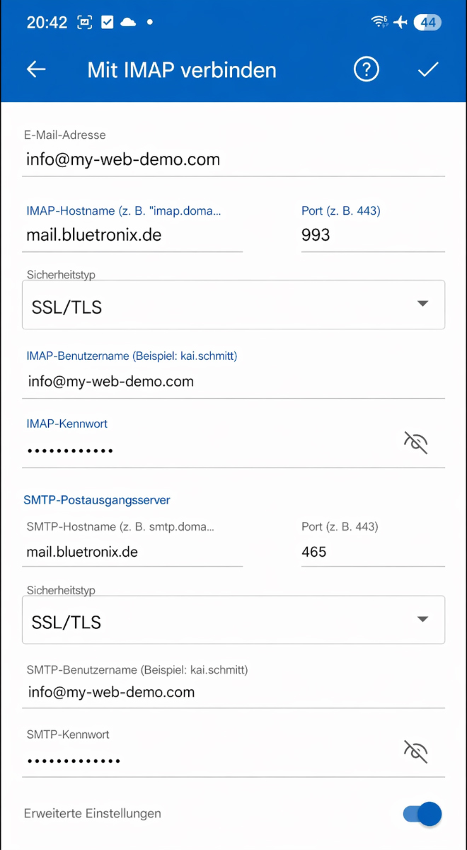 Outlook-App mit erweiterten Einstellungen für IMAP und SMTP sowie Häkchen zum Abschließen der Einrichtung